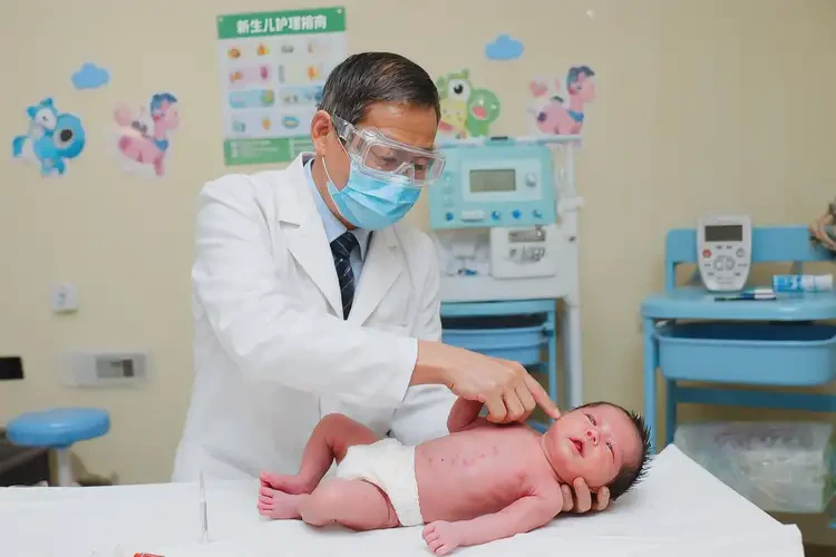 新生兒脖子經(jīng)常起濕疹能靠自己自愈嗎(圖2)