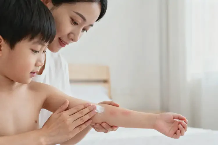 孩子手臂上經(jīng)常長濕疹能靠自己自愈嗎(圖3)