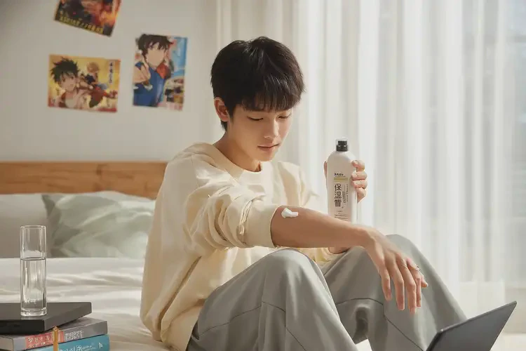 青少年腳上長濕疹不管它會自己痊愈嗎(圖2)