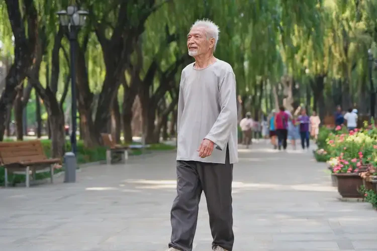 高齡老人腳上出濕疹不管它會自己痊愈嗎(圖1)