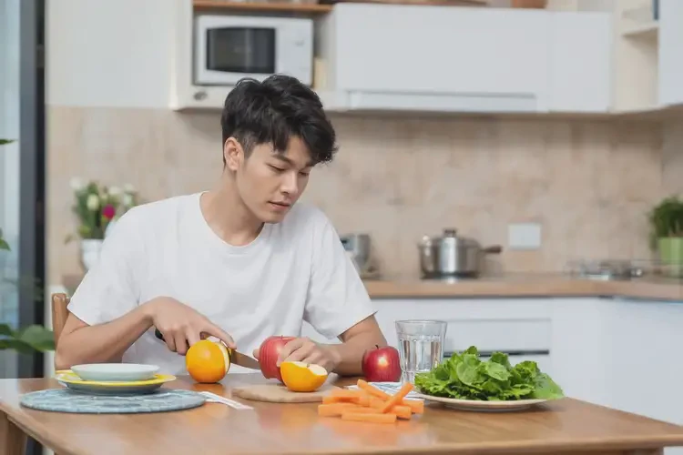 男生脖子上出現(xiàn)濕疹能夠徹底治愈嗎(圖1)