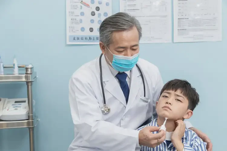 孩子脖子上容易起濕疹不管它會(huì)自己自愈嗎(圖2)