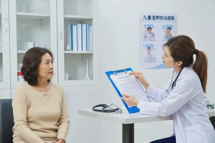 小孩小腿容易長濕疹可以徹底自愈嗎(圖1)