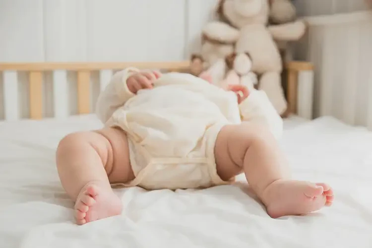 新生儿脚上容易起湿疹能靠自己自愈吗(图2)