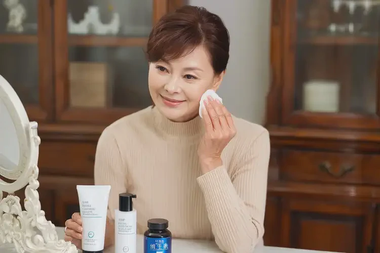 女人面部經(jīng)常起濕疹不管它會(huì)自己好嗎(圖2)