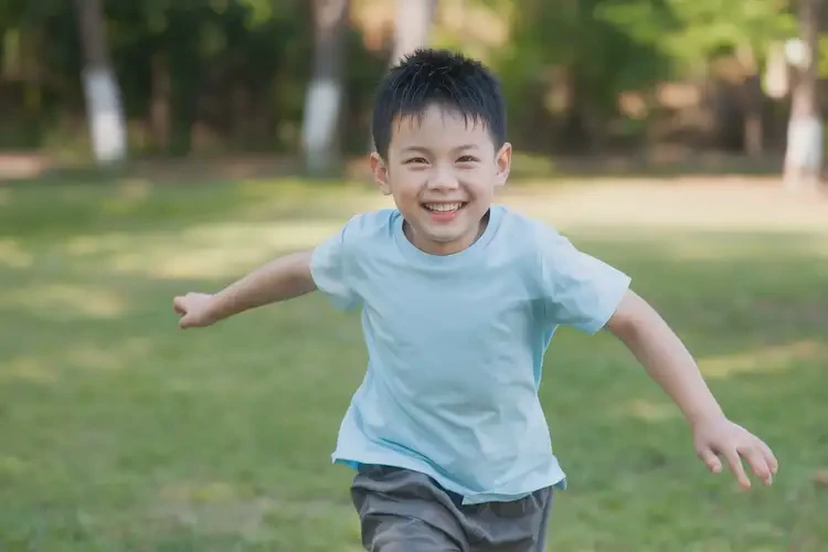 小孩手臂上容易起濕疹可不可以徹底自愈(圖1)