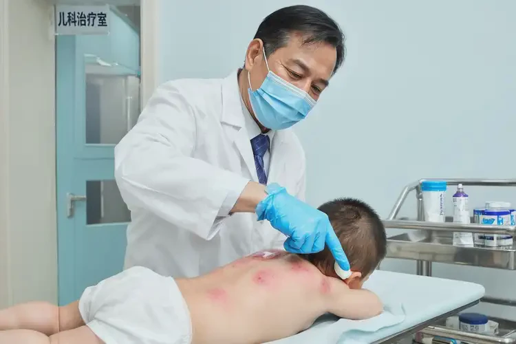 幼兒屁股上經(jīng)常起濕疹不管它會自己自愈嗎(圖2)