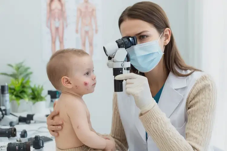 嬰幼兒臉上出濕疹可不可以徹底自愈(圖1)