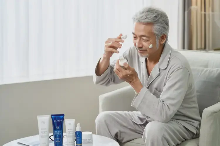 老人面部出濕疹不管它會自己自愈嗎(圖2)