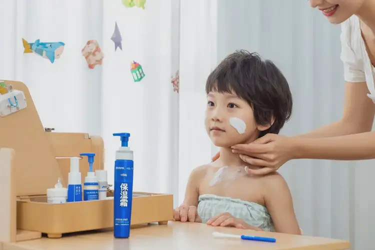 小孩脖子起濕疹能靠自己自愈嗎(圖2)