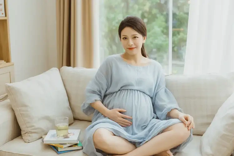 孕婦大腿上經(jīng)常長(zhǎng)濕疹可以徹底自愈嗎(圖1)