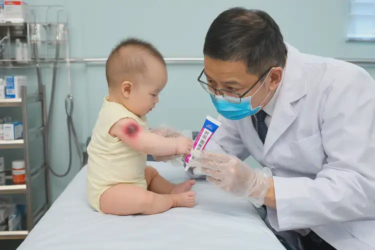 嬰兒手臂上有濕疹可不可以徹底自愈(圖2)