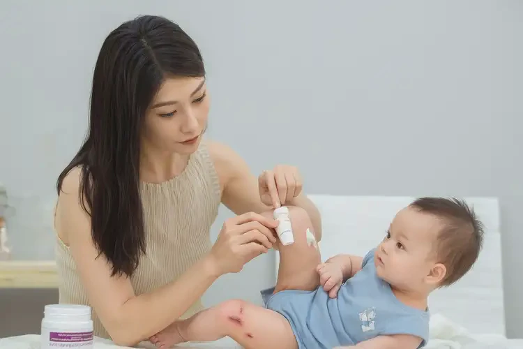 寶寶大腿上偶爾長濕疹可以徹底自愈嗎(圖3)