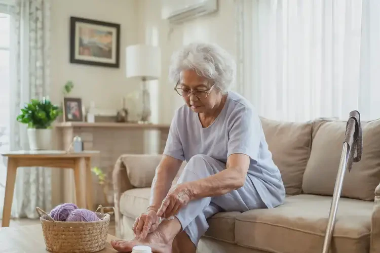 高齡老人小腿經(jīng)常起濕疹能徹底自愈嗎(圖4)