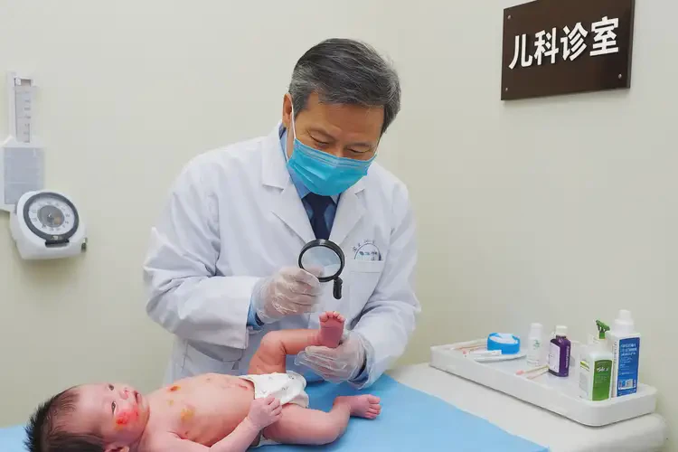 嬰兒屁股容易起濕疹不管它會自己好嗎(圖2)