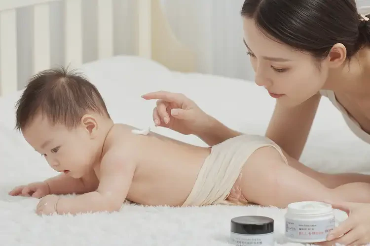 孩子屁股上有湿疹不管它会自己自愈吗(图4)