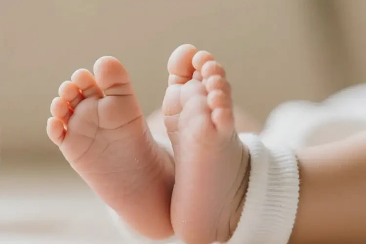 嬰兒腳上經(jīng)常長濕疹能夠徹底治愈嗎(圖3)