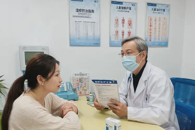 小兒面部長濕疹能徹底自愈嗎(圖1)