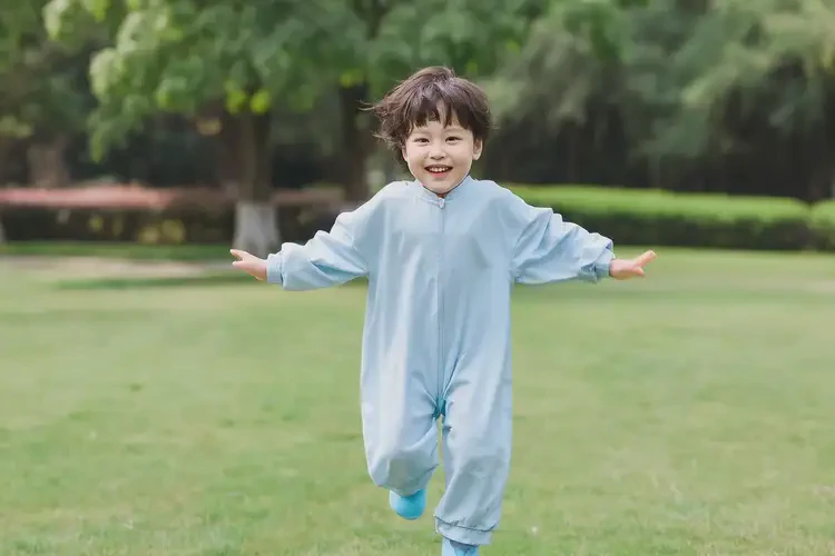 小孩手臂出現(xiàn)濕疹能徹底自愈嗎(圖1)