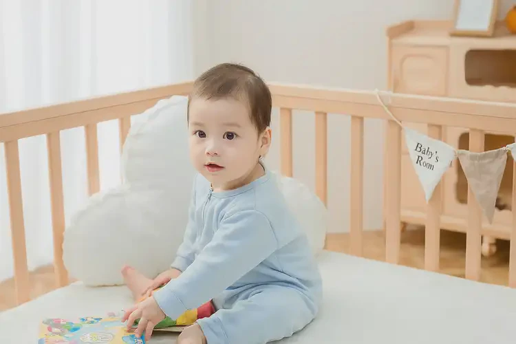 嬰幼兒脖子上容易長濕疹能夠徹底治愈嗎(圖1)