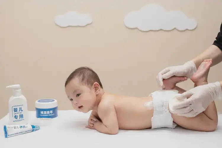嬰兒屁股偶爾長濕疹不管它會自己自愈嗎(圖3)