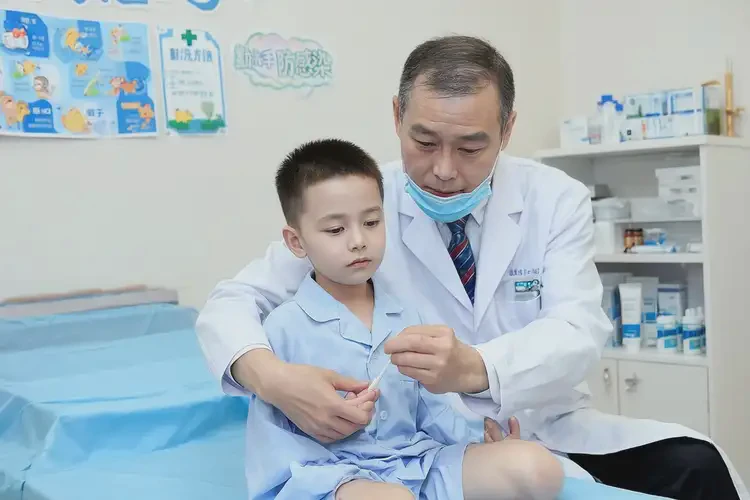 少兒肚子上起濕疹能靠自己自愈嗎(圖3)