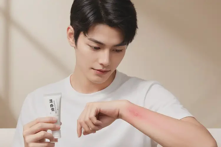 男生身上起濕疹不管它會自己痊愈嗎(圖1)