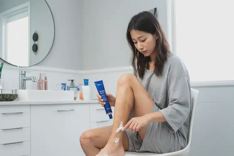 女生小腿經(jīng)常起濕疹不管它會(huì)自己好嗎(圖2)