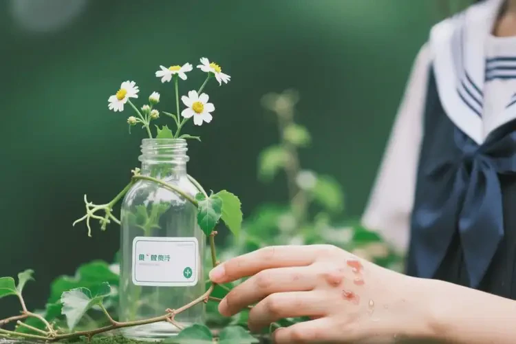 大学生身上经常长湿疹可以彻底自愈吗(图1)