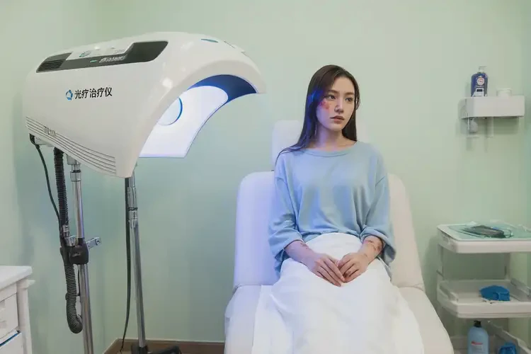 女性肚子經(jīng)常長濕疹不管它會自己好嗎(圖1)