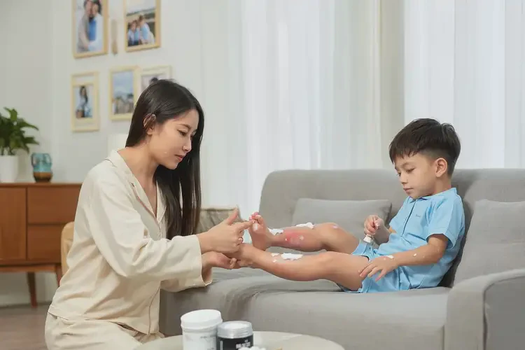 兒童小腿上出現(xiàn)濕疹不管它會自己好嗎(圖3)