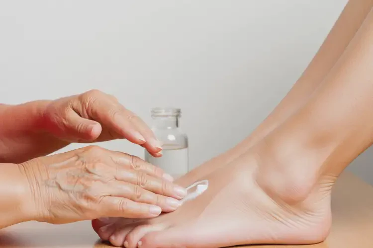 老年人腳上偶爾起濕疹能夠徹底治愈嗎(圖3)