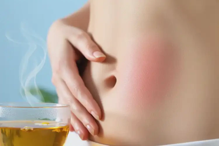 女生肚子上偶爾起濕疹不管它會(huì)自己好嗎(圖2)