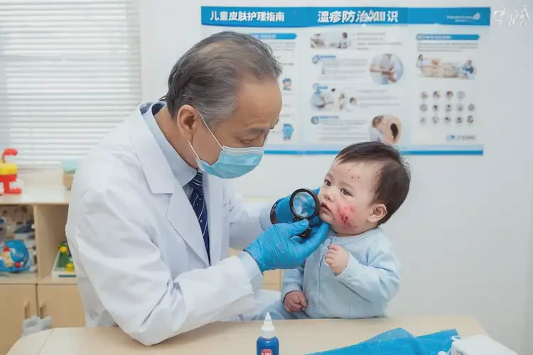 寶寶面部容易起濕疹能夠徹底治愈嗎(圖2)