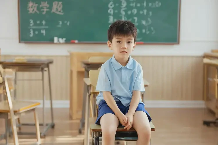 小學(xué)生大腿上容易起濕疹能靠自己自愈嗎(圖1)