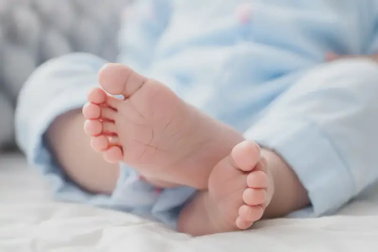 寶寶腳上偶爾長(zhǎng)濕疹不管它會(huì)自己痊愈嗎(圖2)