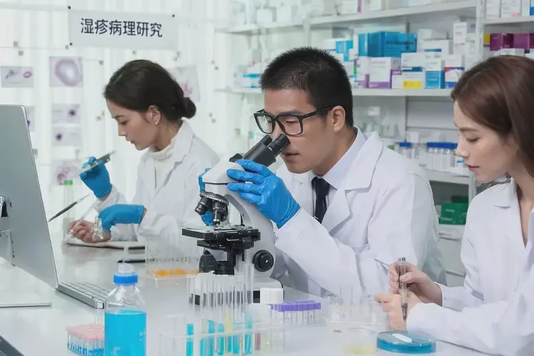 小兒手上長(zhǎng)濕疹能徹底自愈嗎(圖1)