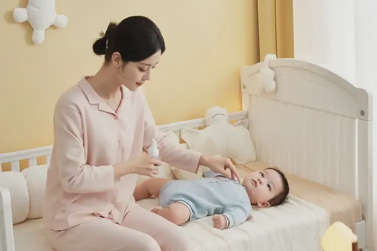 新生兒手上經(jīng)常起濕疹可以徹底自愈嗎(圖3)