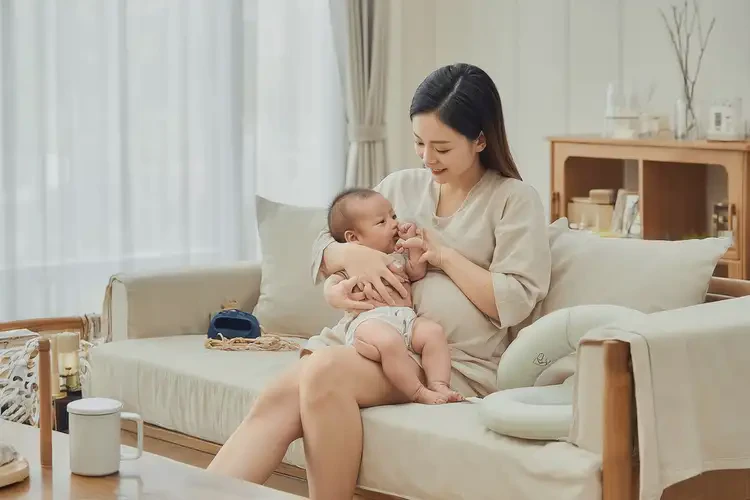 哺乳期媽媽小腿偶爾起濕疹不管它會(huì)自己自愈嗎(圖1)