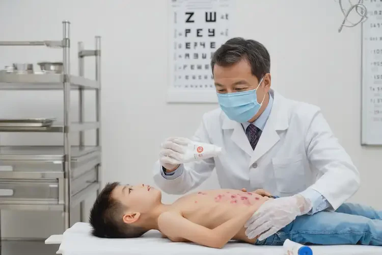 孩子肚子出濕疹不管它會(huì)自己痊愈嗎(圖3)