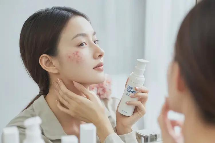 女性脖子上出現(xiàn)濕疹可不可以徹底自愈(圖4)