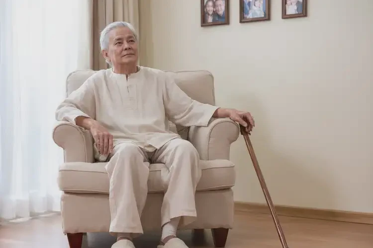 高齡老人小腿容易長濕疹不管它會自己好嗎(圖1)