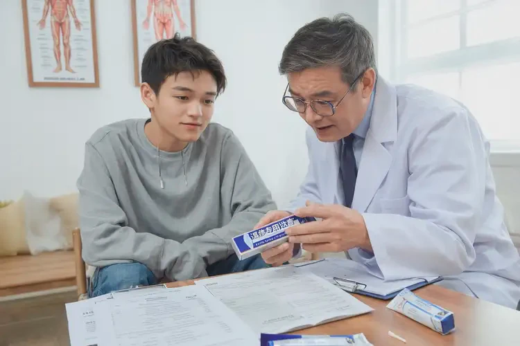 大學(xué)生腳上長(zhǎng)濕疹不管它會(huì)自己好嗎(圖3)