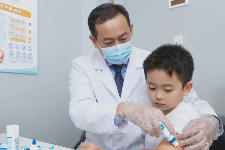 孩子脸上经常长湿疹不管它会自己好吗(图3)