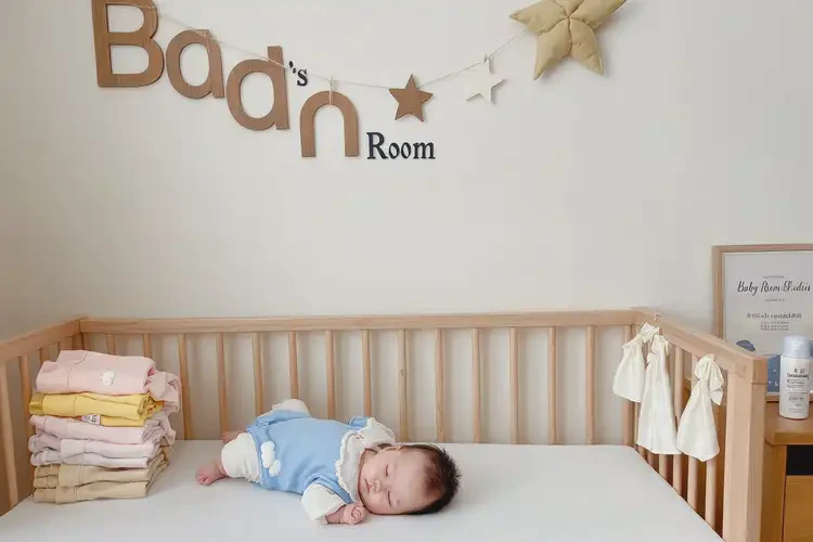 嬰兒肚子上經(jīng)常起濕疹不管它會(huì)自己好嗎(圖1)