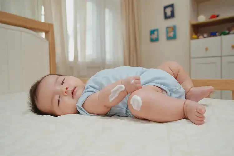 嬰兒大腿經(jīng)常長濕疹不管它會自己痊愈嗎(圖1)