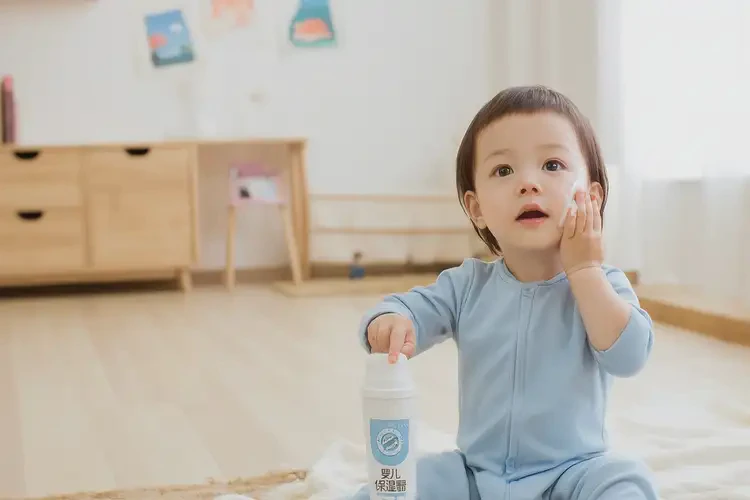 孩子腳上長濕疹能徹底自愈嗎(圖2)