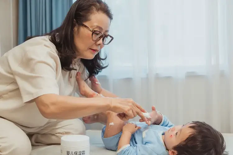 孩子小腿起湿疹可不可以彻底自愈(图3)