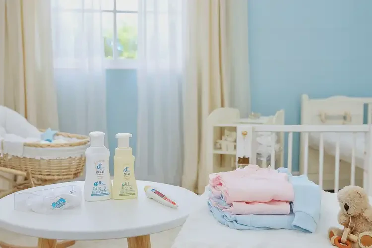 小兒肚子上經(jīng)常起濕疹不管它會(huì)自己好嗎(圖2)