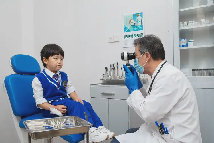 小學(xué)生屁股上經(jīng)常長濕疹不管它會(huì)自己好嗎(圖3)